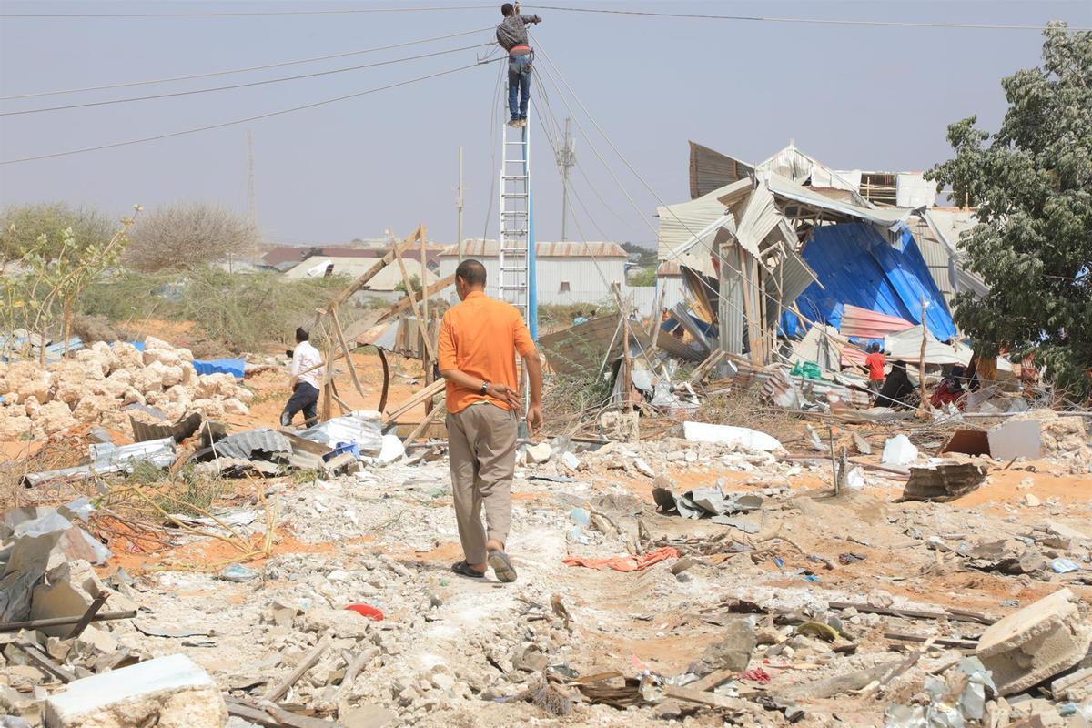 Un atac a Somàlia mata almenys 15 persones, entre elles una diputada
