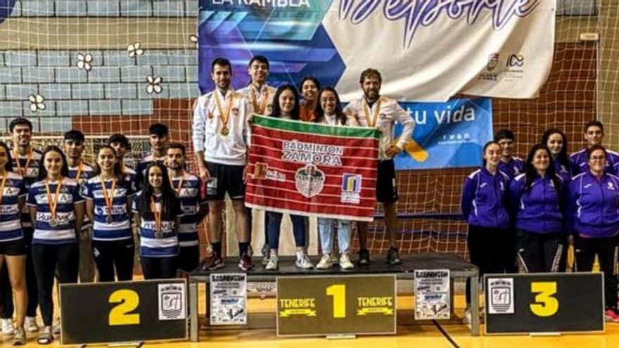 Zamora gana en Tenerife y ya es de bronce