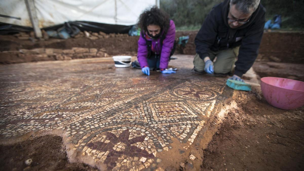 La escavación del mosaicu en 2019.