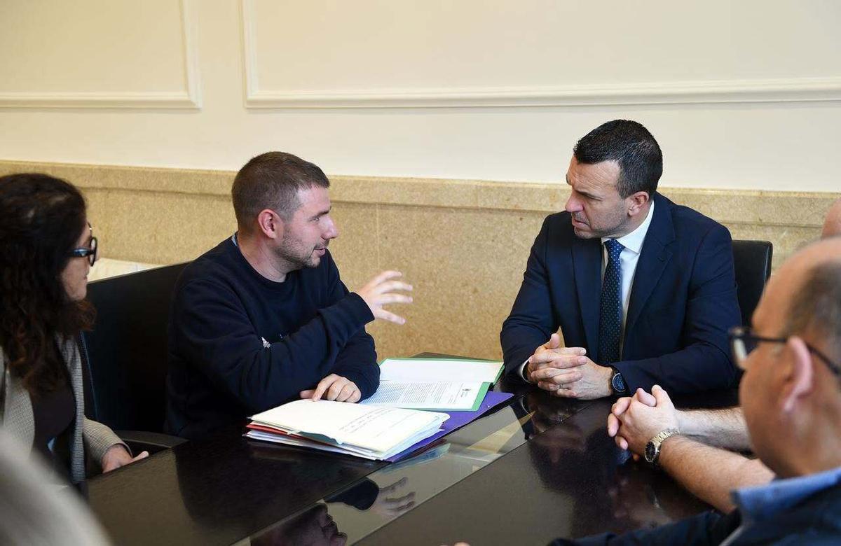 El alcalde de Almiserà, Pau Canet, reunido con el presidente de la Diputación de Valencia, Vicent Mompó