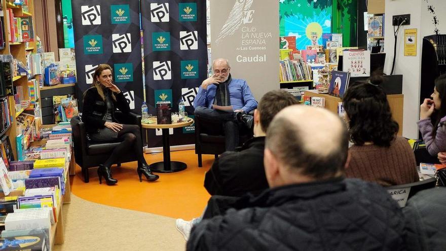 &quot;Maratón&quot; de firmas en la librería La Pilarica de Mieres con motivo del Día del Libro