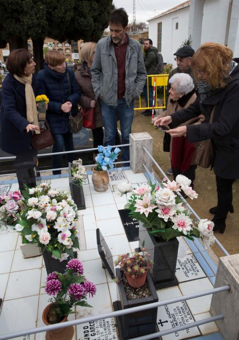 Exhumaciones de la fosa 22 del cementerio de Paterna