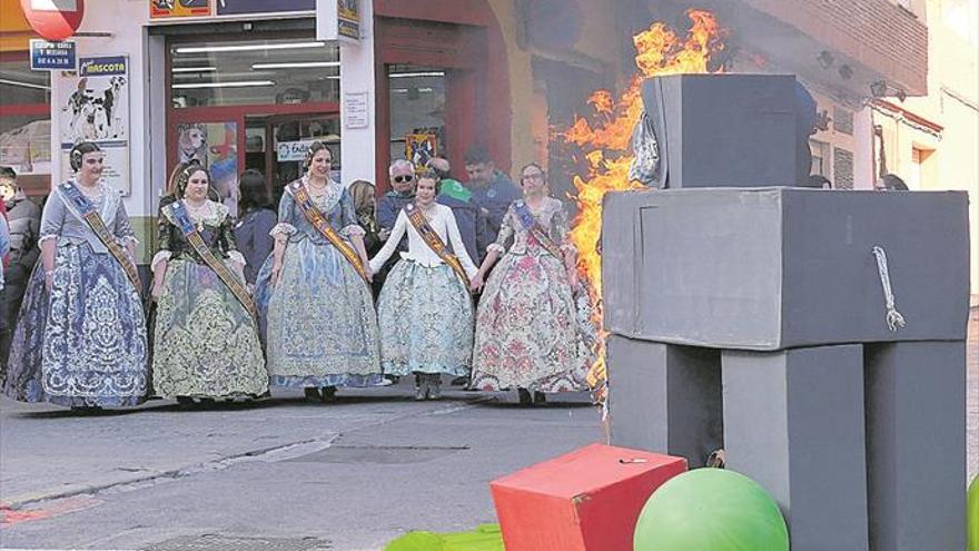 Las primeras llamas anuncian la llegada de los principales días de los festejos