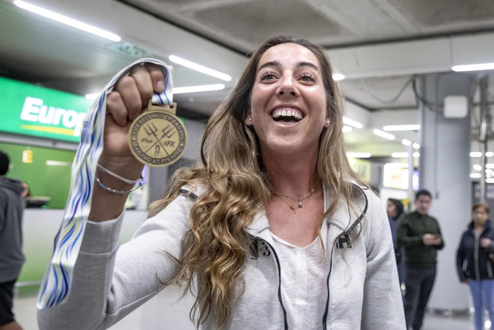 Recibimiento a Paula Barceló, tras proclamarse campeona del mundo en 49er FX