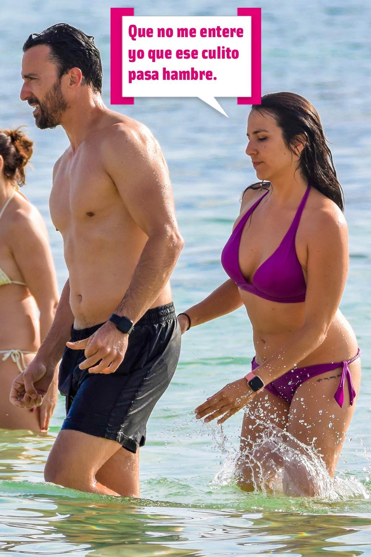 Irene Junquera y Pablo Puyol disfrutan en la playa