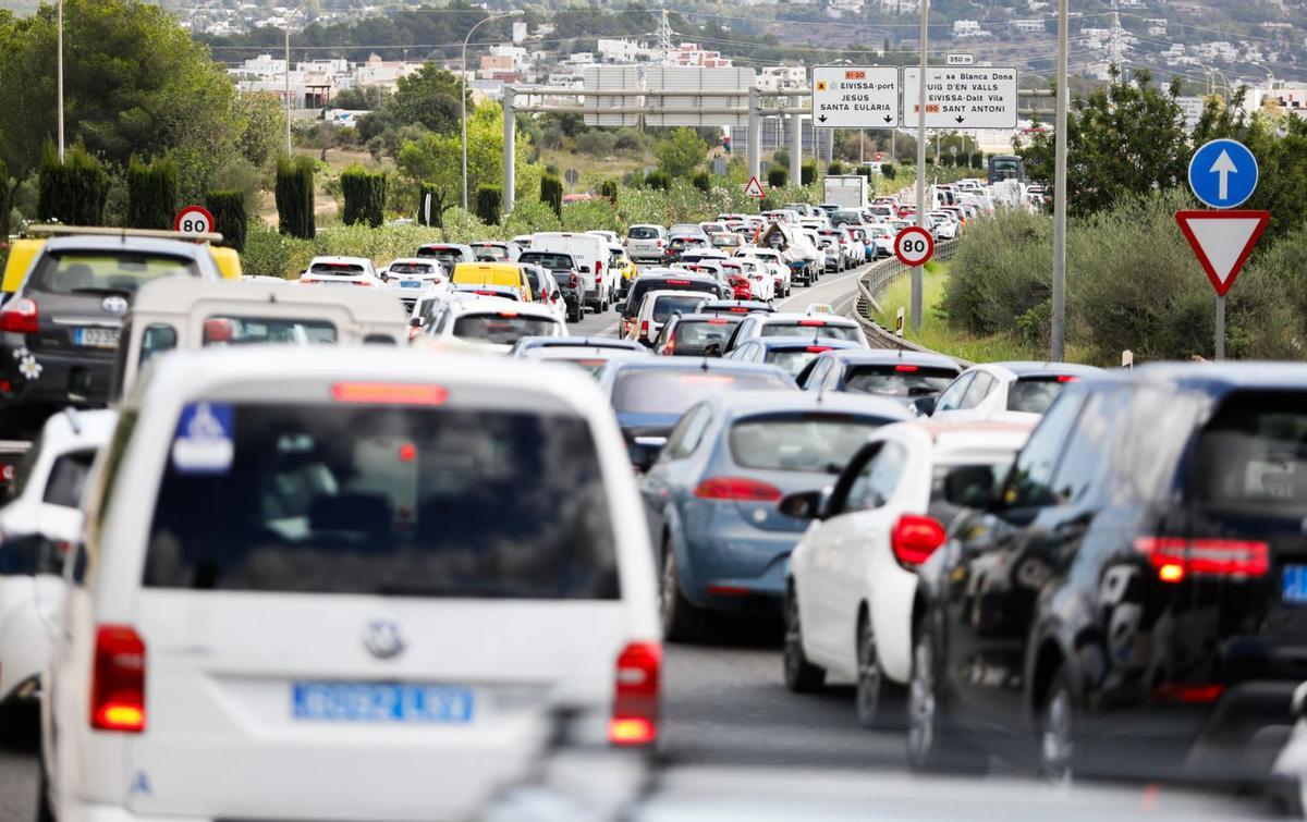 El tráfico en las carreteras de Ibiza sigue su tendencia al alza y aumenta casi un 9%