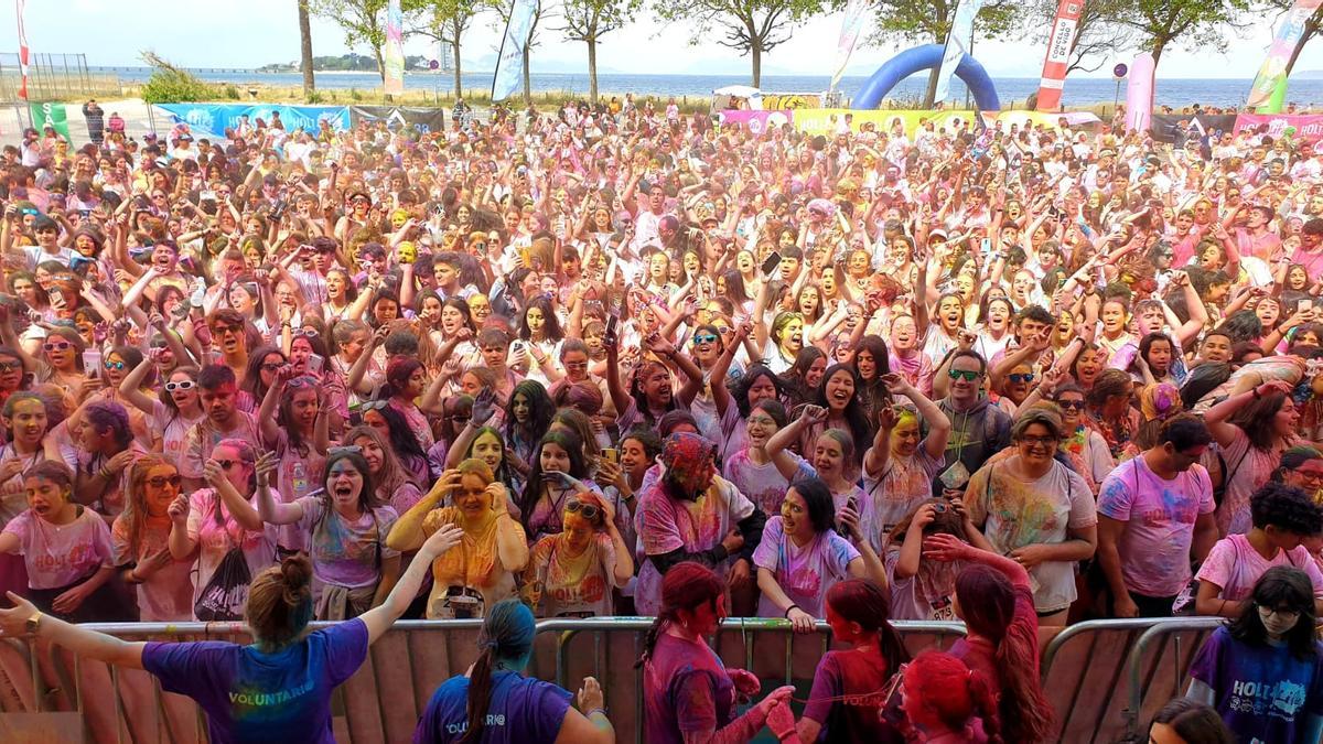 Así vive Vigo su Holi Run después de dos años de parón