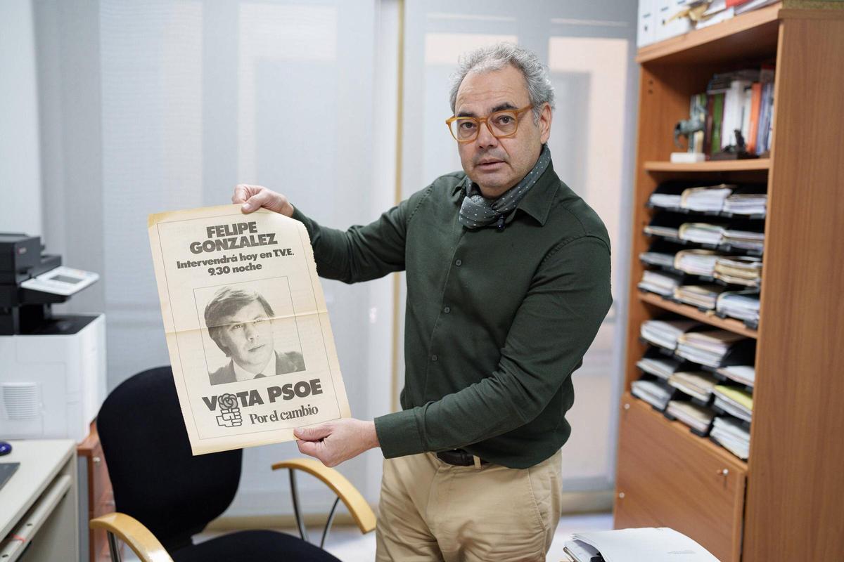 Cumple años el día de las elecciones y lleva toda la vida guardando papeletas.