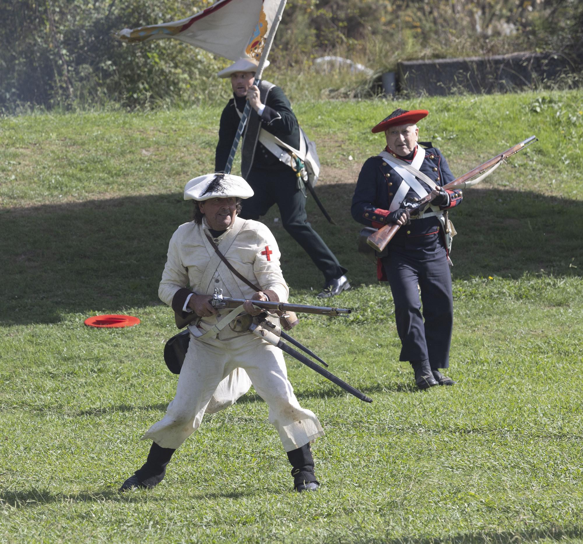 EN IMÁGENES: Así fue la recreación de la batalla del Desarme, en Oviedo