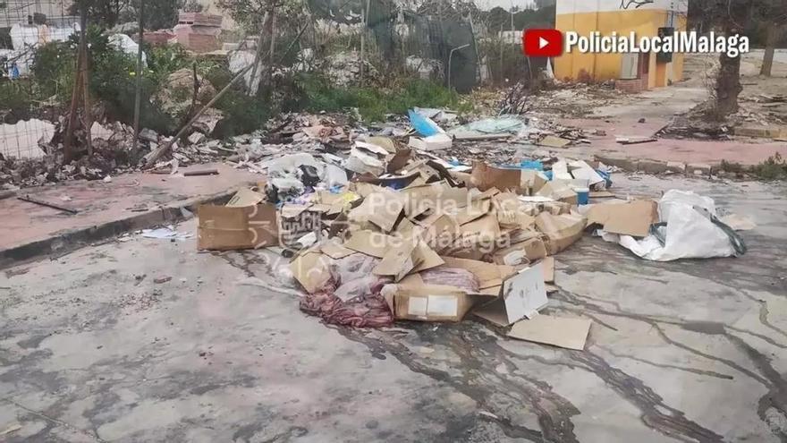 Vertido de más de 200 kilos de pescado podrido en Málaga