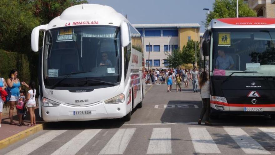 La empresa de bus escolar exige un millón de euros al Ayuntamiento en los juzgados