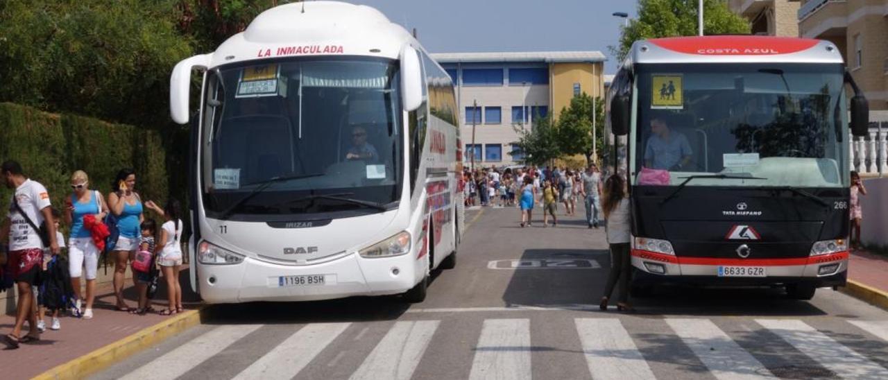 La empresa de bus escolar exige un millón de euros al Ayuntamiento en los juzgados