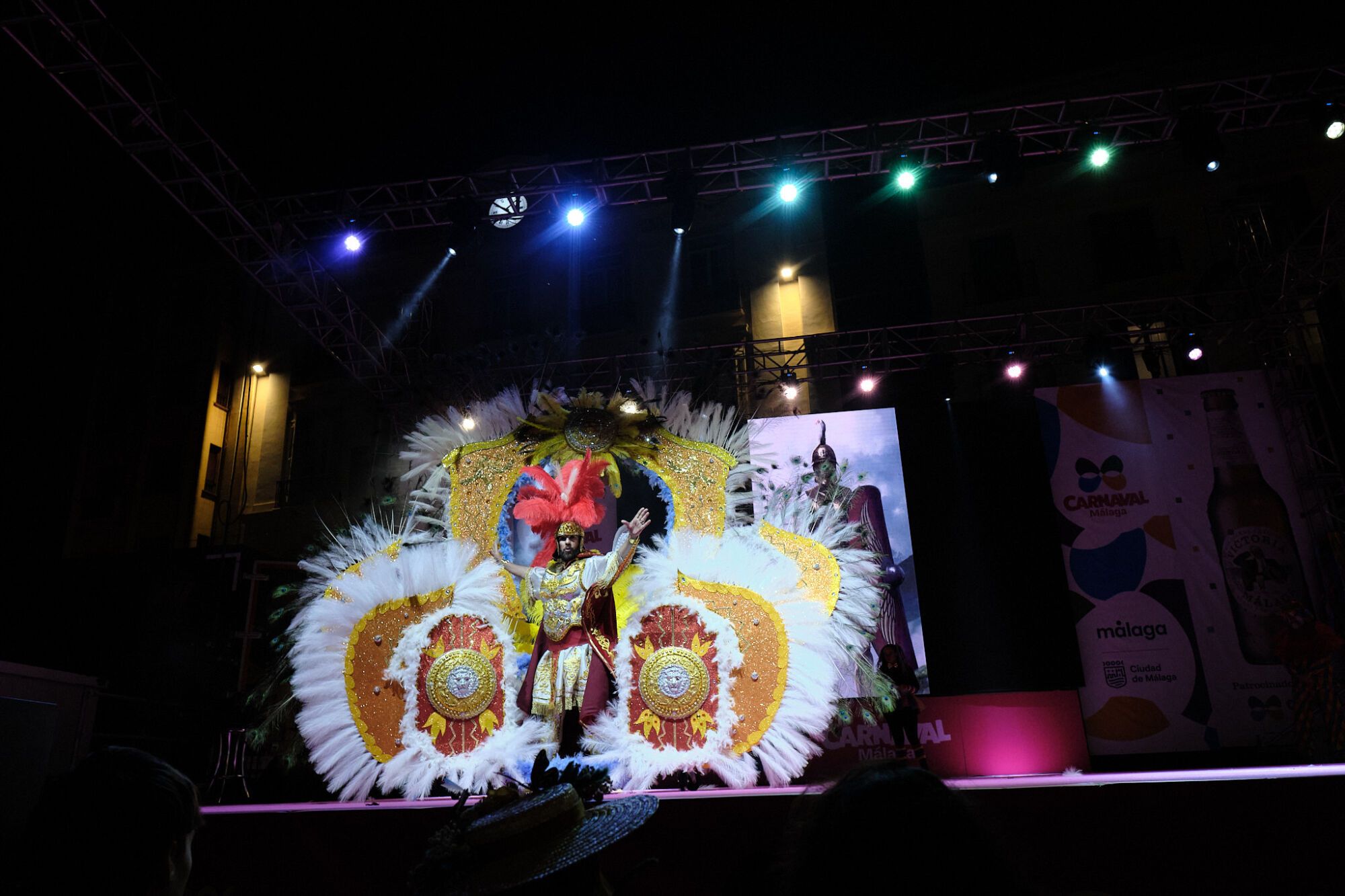 Elección del Dios Momo y la Diosa del Carnaval de Málaga 2025 en la plaza de la Constitución