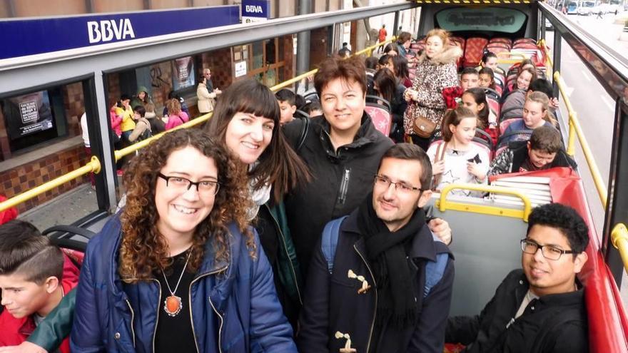 3.500 niños visitan Palma en el bus turístico