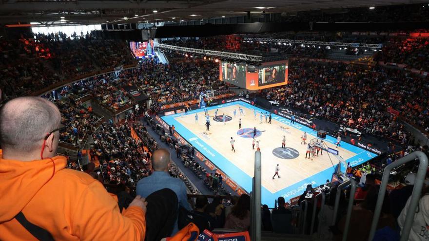 Aficionados en las gradas del Coliseum en el derbi entre el Leyma y el Breogán.