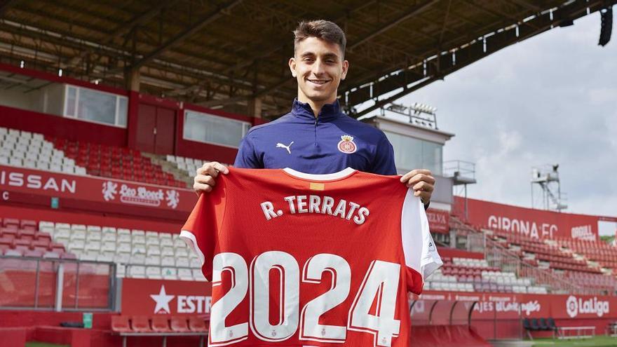 Ramon Terrats, al damunt
de la gespa de l&#039;estadi
de Montilivi.  girona fc