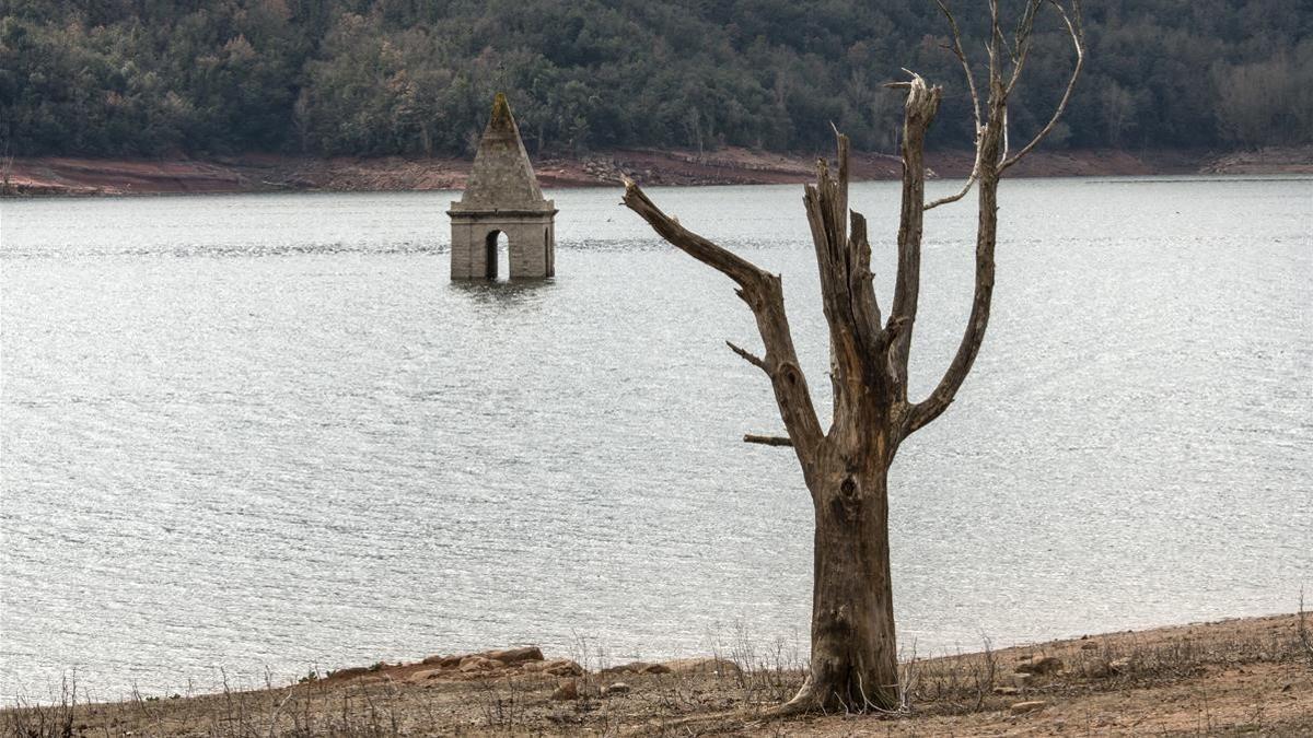 campanario de sau embalse