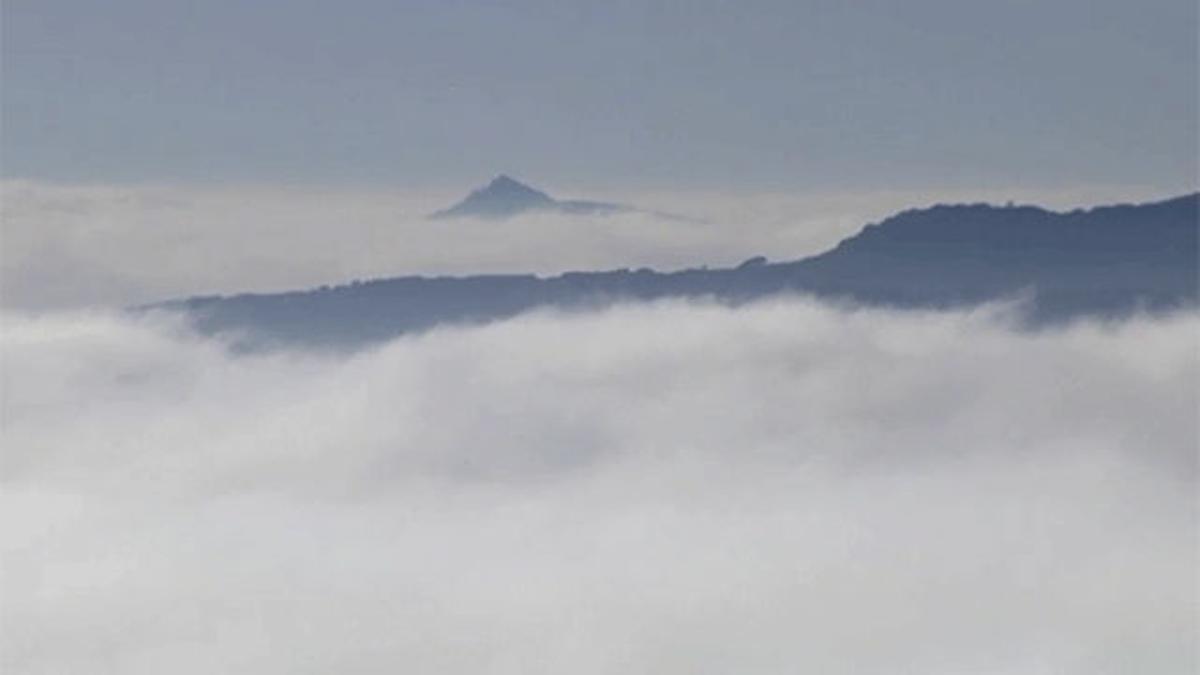 La impresionante niebla en Pamplona