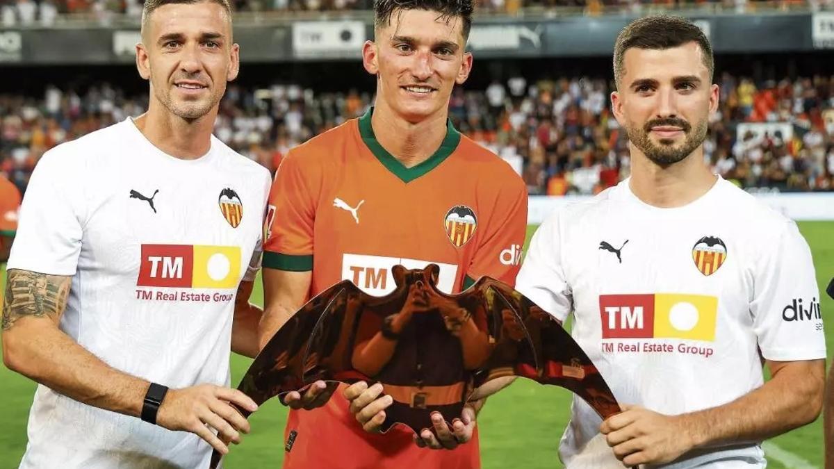 Pepelu ejerció de capitán en el Trofeu Taronja.