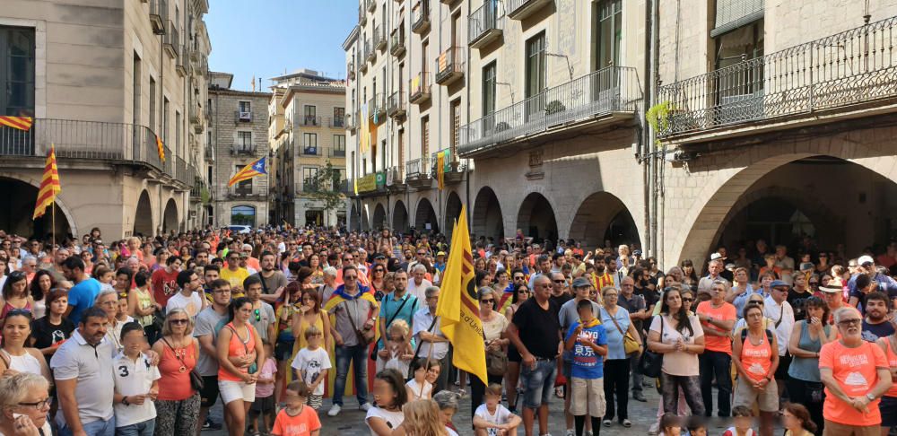 Acte de l'11 de setembre a la plaça del Vi de Girona organitzat per l'ADAC i el Forn