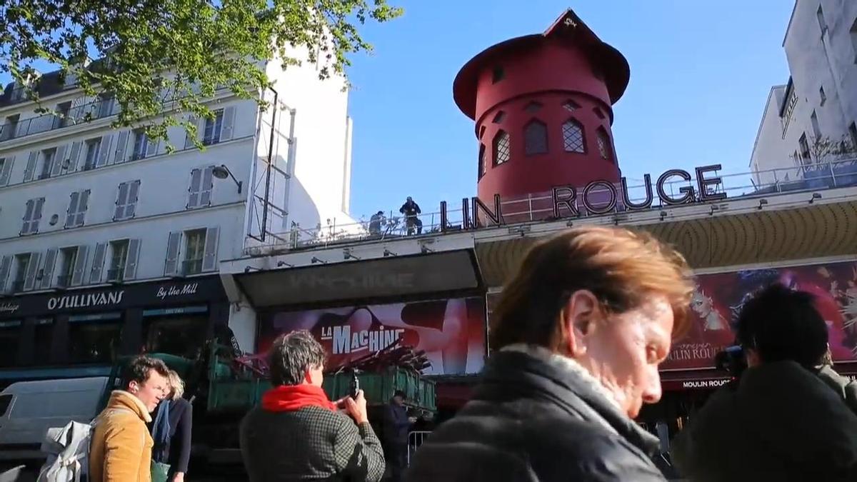 VÍDEO | Cauen les aspes del Moulin Rouge de París
