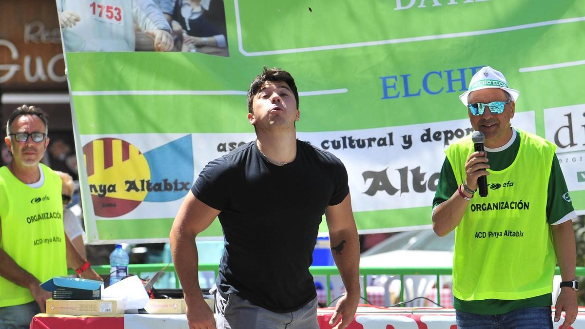 El XIV Mundial de Lanzamiento de Hueso de Dátil de Elche se celebra este domingo