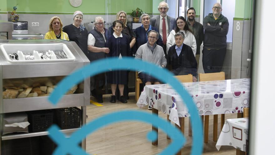 La Asociación Gijonesa de Caridad festeja con misa y charla sus 120 años
