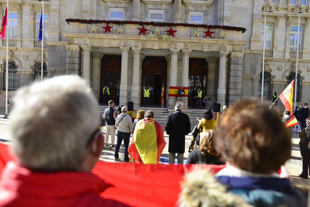 Vox y sus simpatizantes se concentran en Cartagena por la Constitución