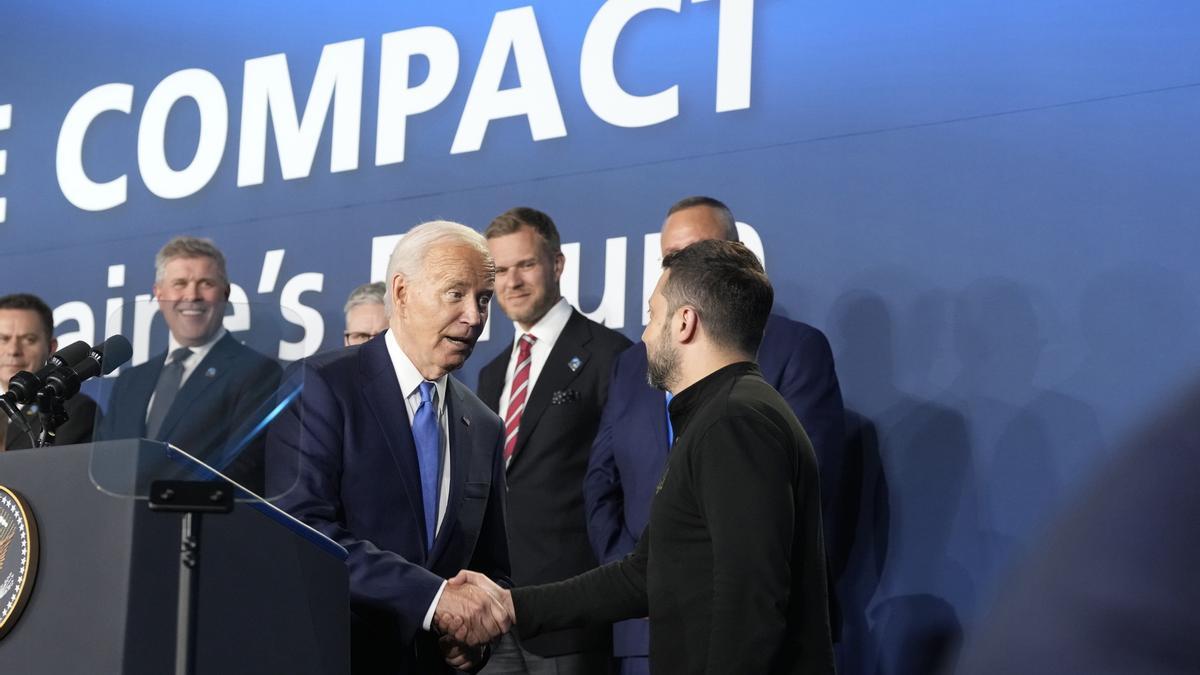 El presidente de EEUU, Joe Biden, y el ucraniano, Volodimir Zelenski, en un acto de apoyo a Ucrania