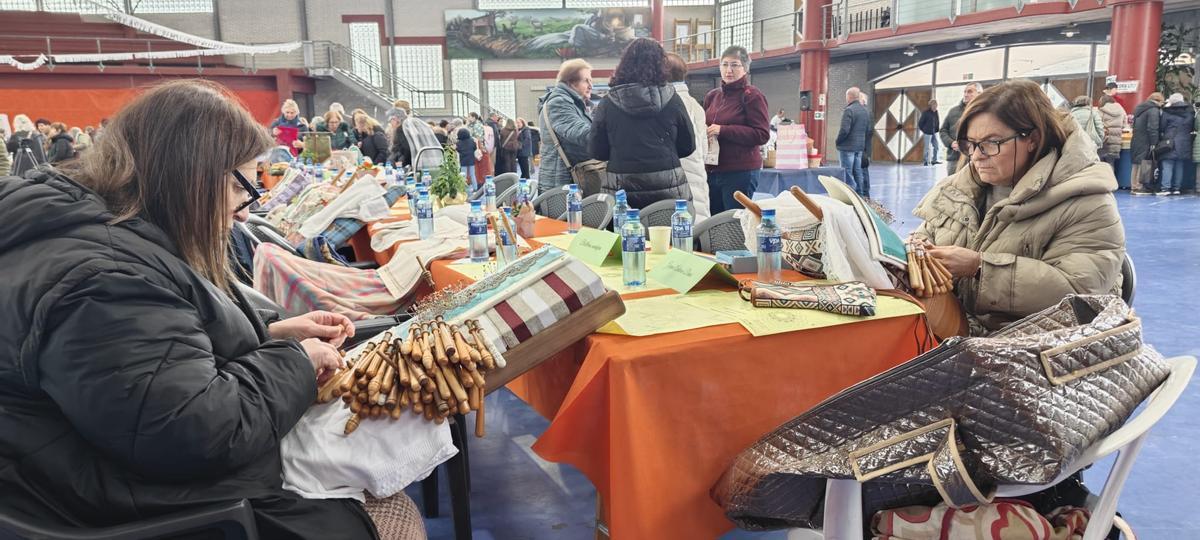 En imágenes: el séptimo encuentro de encajeras de Vegadeo
