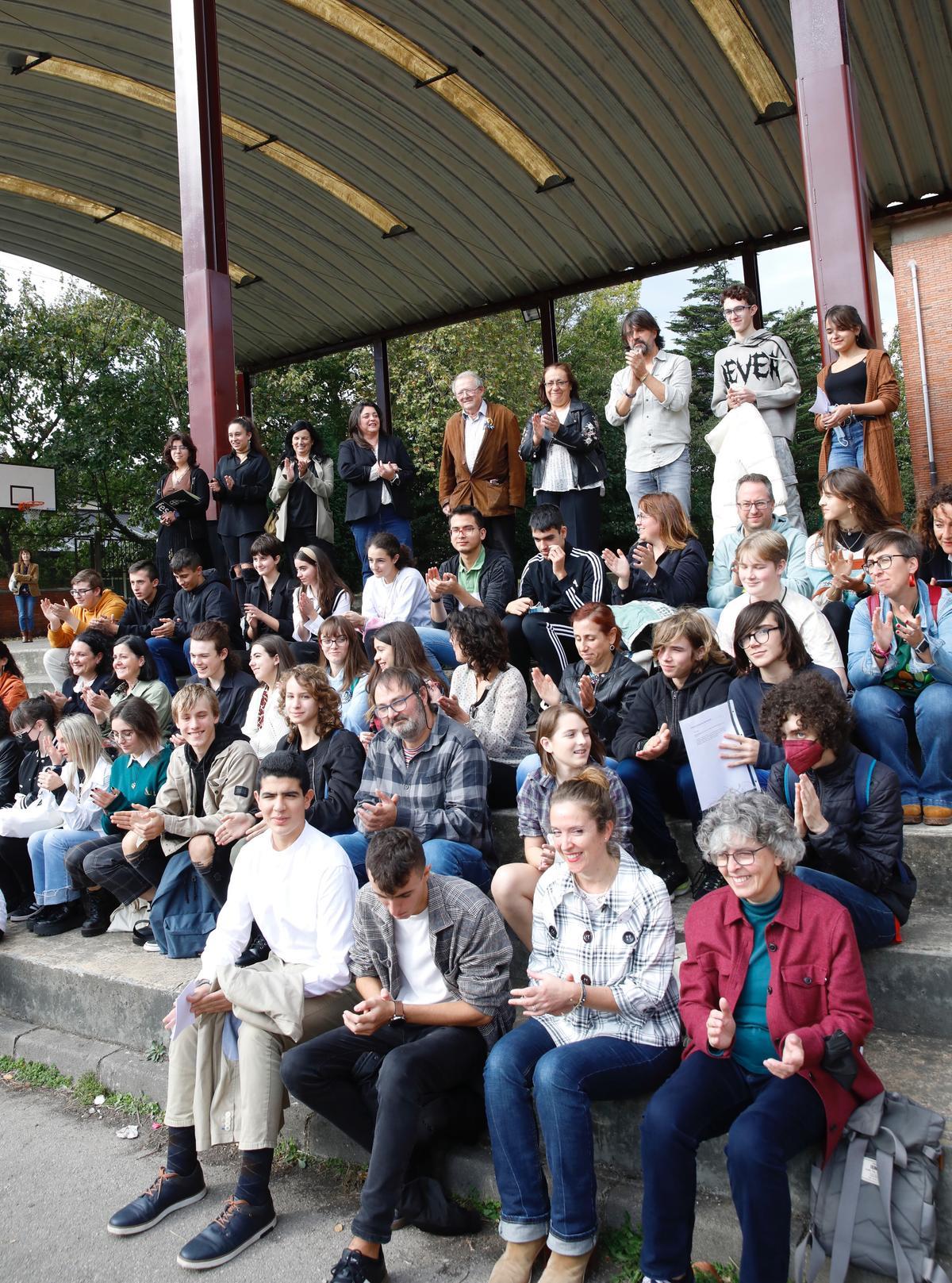 EN IMÁGENES: Así fue la visita de Adam Michnik al instituto de Roces en Gijón EN IMÁGENES: Así fue la visita de Adam Michnik al instituto de Roces en Gijón
