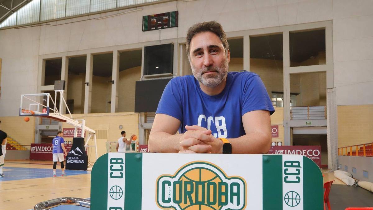 Gonzalo Rodríguez, técnico del Coto Córdoba, en Vista Alegre.