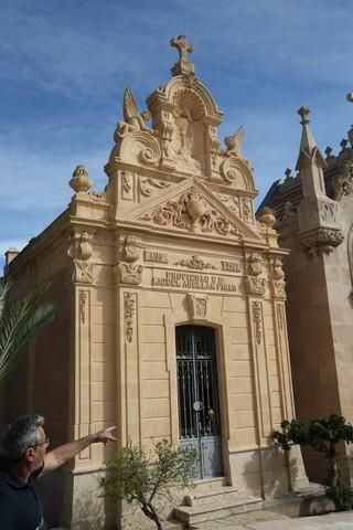 Día de Todos los Santos en el cementerio de Lorca