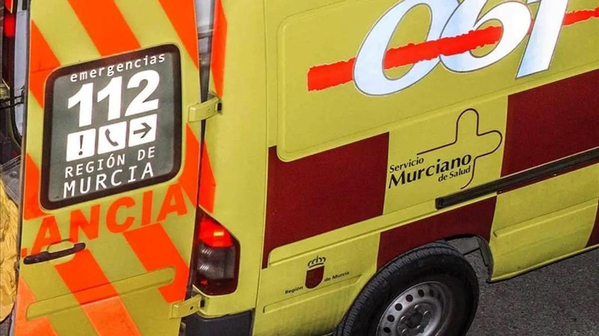 Imagen de una ambulancia del 112 Región de Murcia
