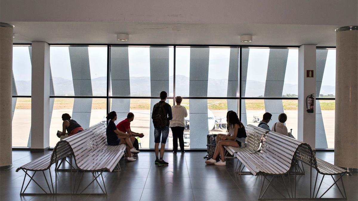 Interior de la terminal del aeropuerto de Castellón.