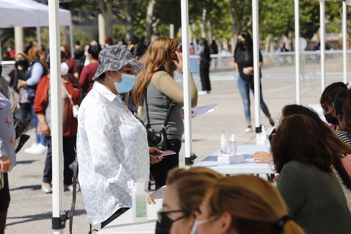 Los ecuatorianos residentes en la Región votan en las elecciones de su país