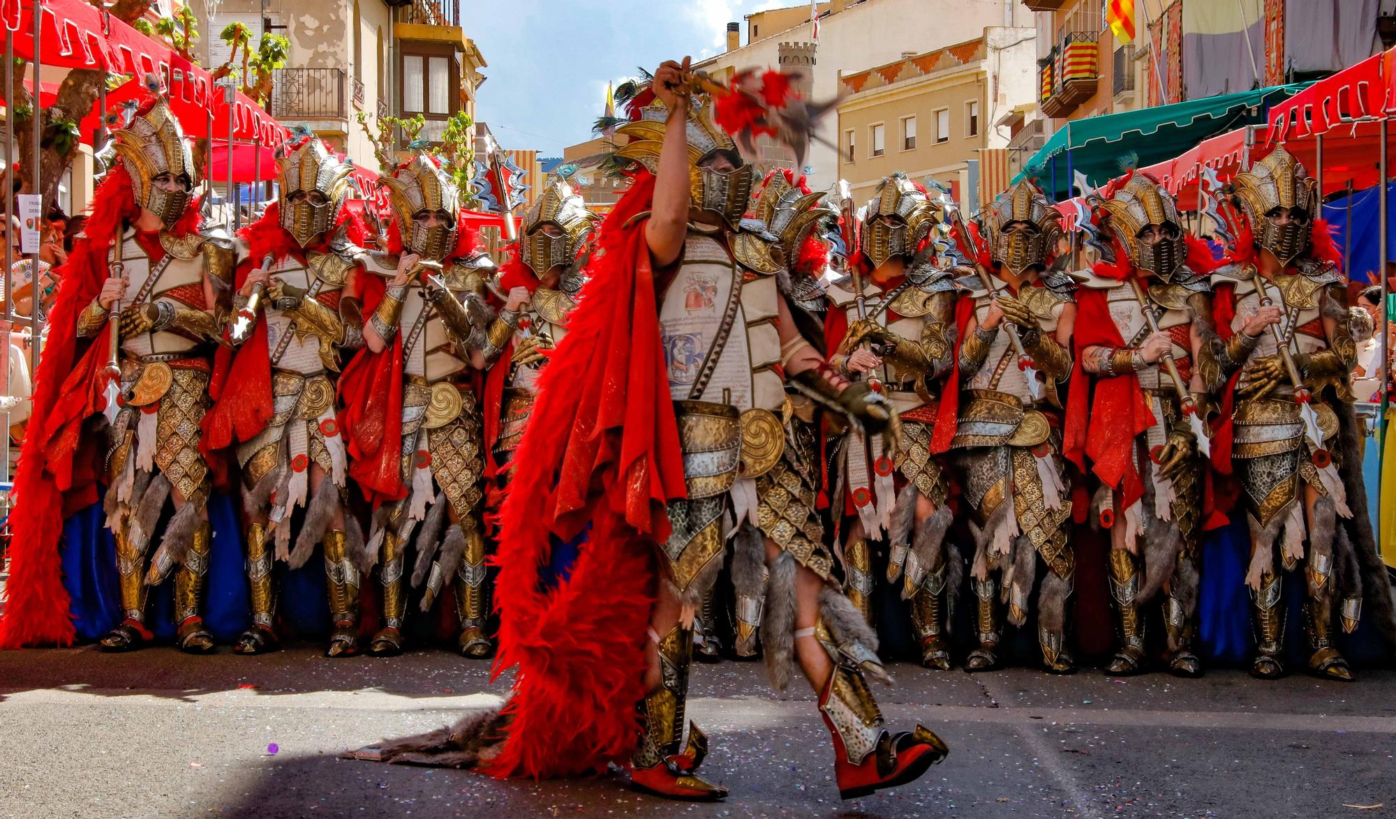 Los Moros y Cristianos regresan a Ibi entre una gran expectación