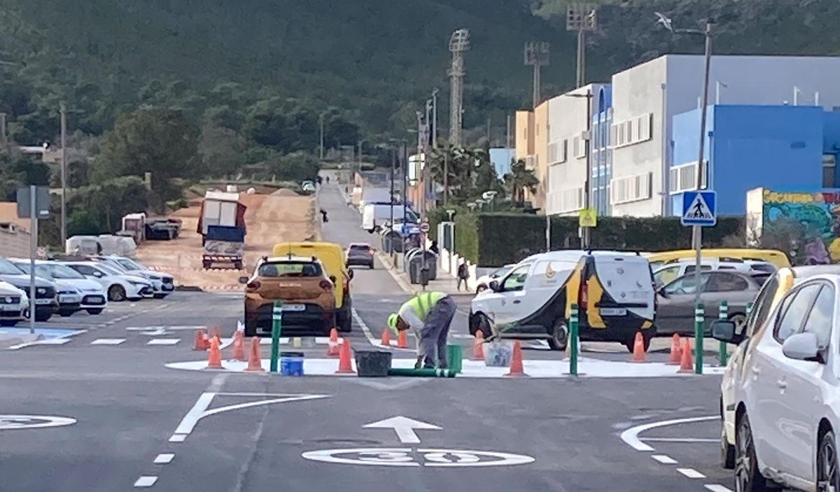 Instalación de los pivotes verdes.