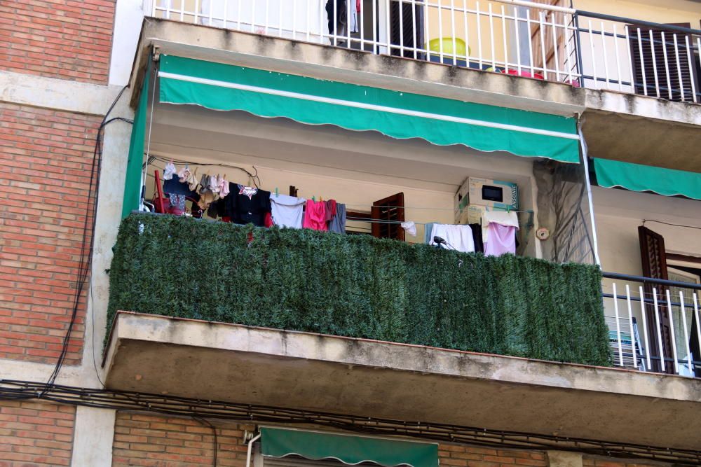 Una nena de 6 anys cau al buit des d'un segon pis a Girona