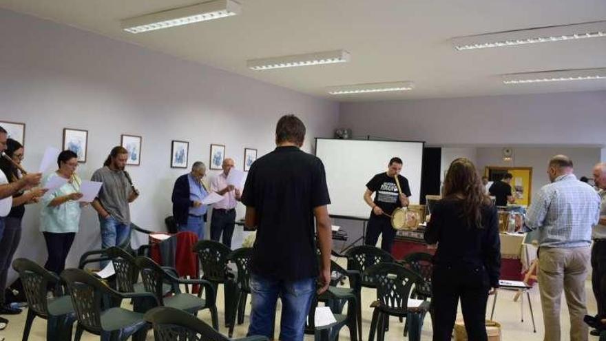 Clase de instrumentos musicales en Trabazos.