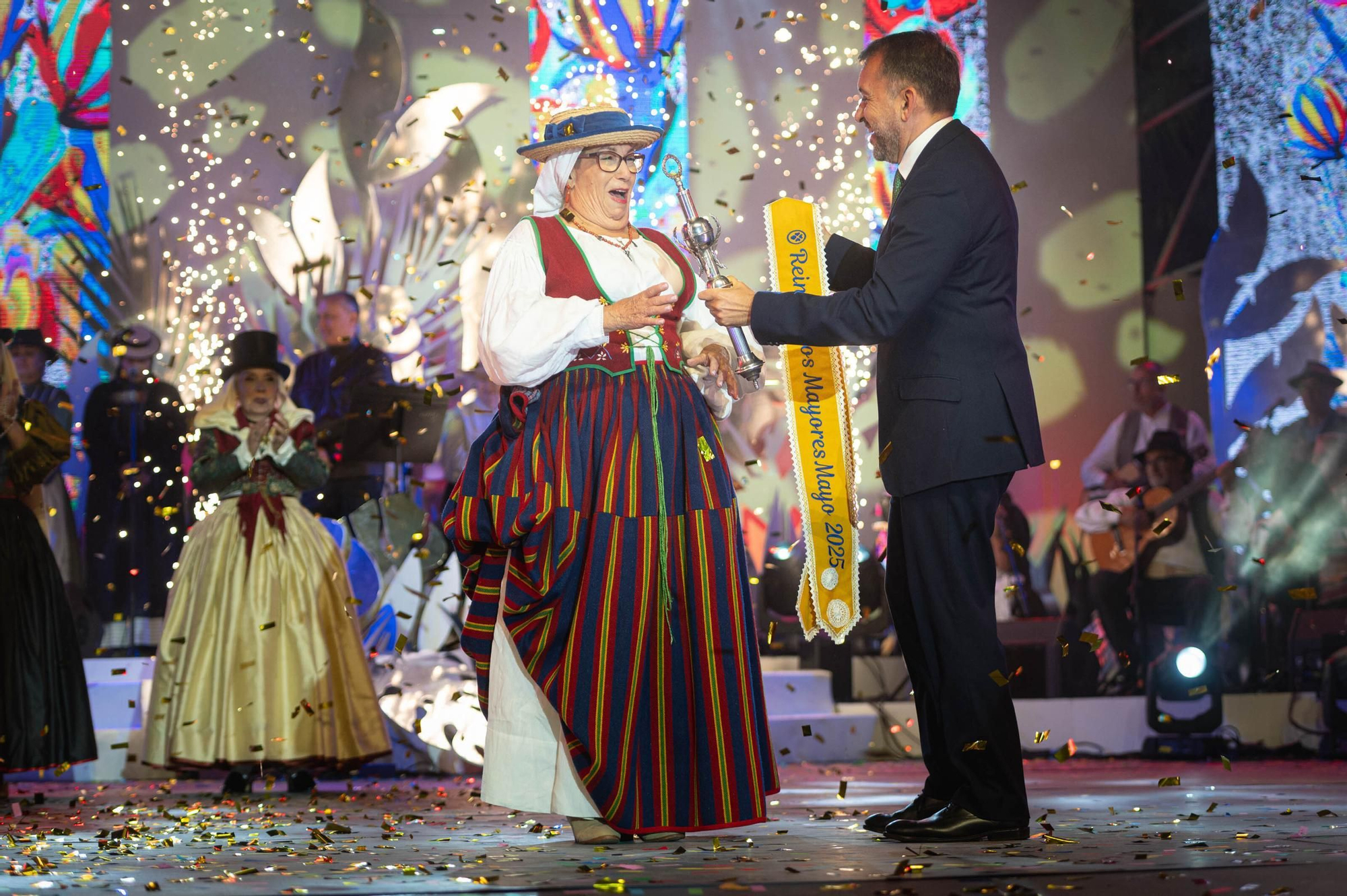 Gala de elección de la primera reina de los mayores de las Fiestas de Mayo