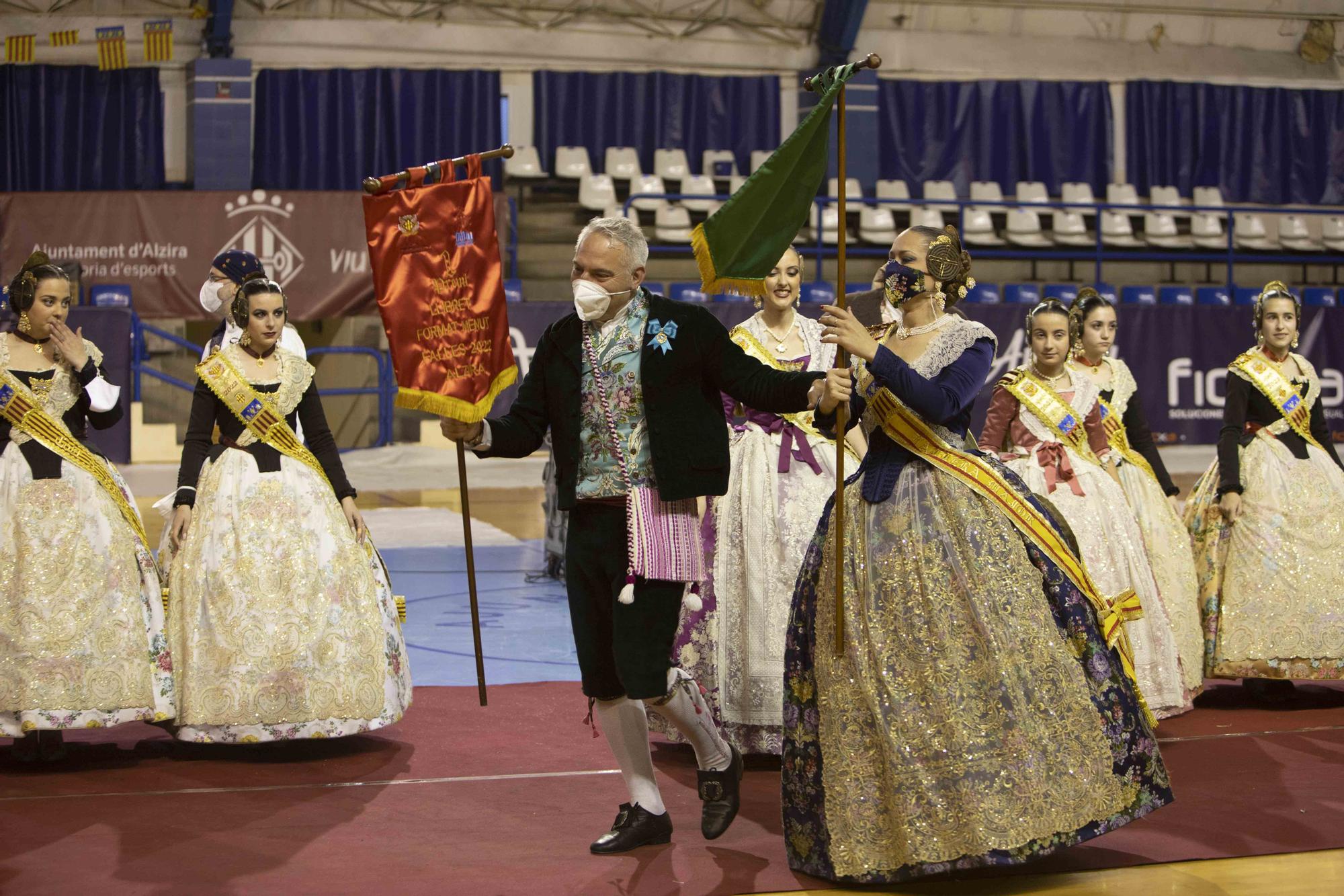 "Plaça Major reina en Alzira"