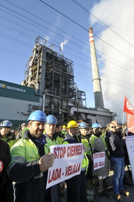 Protestas de los trabajadores de Lada por el futuro de la térmica