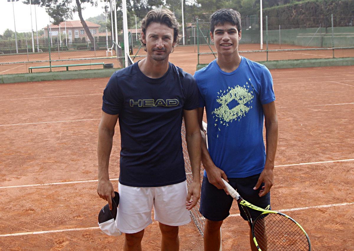 Primera imagen de Juan Carlos Ferrero y Carlos Alcaraz en septiembre de 2018 en el entrenamiento en el Club de Campo de El Palmar