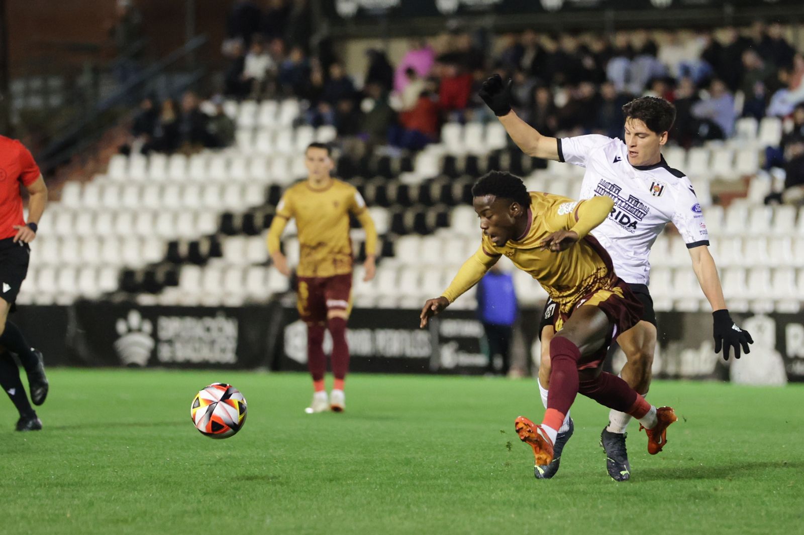 Mérida-Córdoba CF: las imágenes del partido en el Estadio Romano