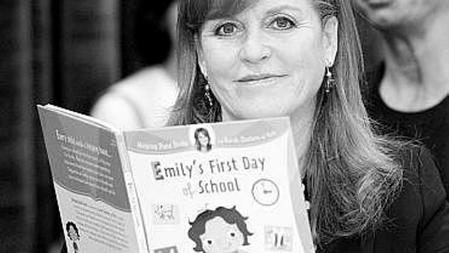 Sarah Ferguson firmó copias de su obra «Emily&#039;s first day of School», durante la Feria del Libro de los Estados Unidos, que tiene lugar en Nueva York.