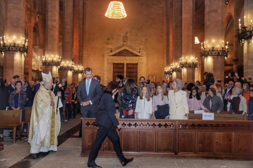 Los Reyes asisten a la misa de Pascua en la Catedral de Mallorca