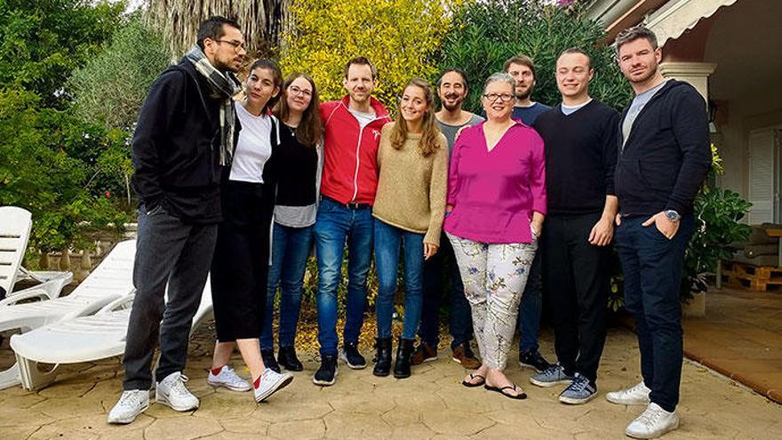 Gute Stimmung unter den Teilnehmern vom „Digital Founders Camp&quot;, unter anderem Julia Derndinger (4.v.re.) und Feliks Eyser (re.).