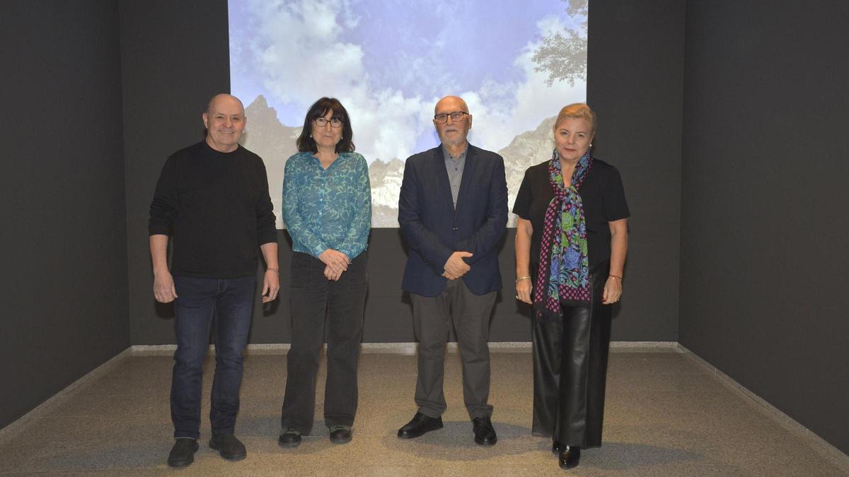 Los autores, con Alfons Muñoz y Begoña Adam.