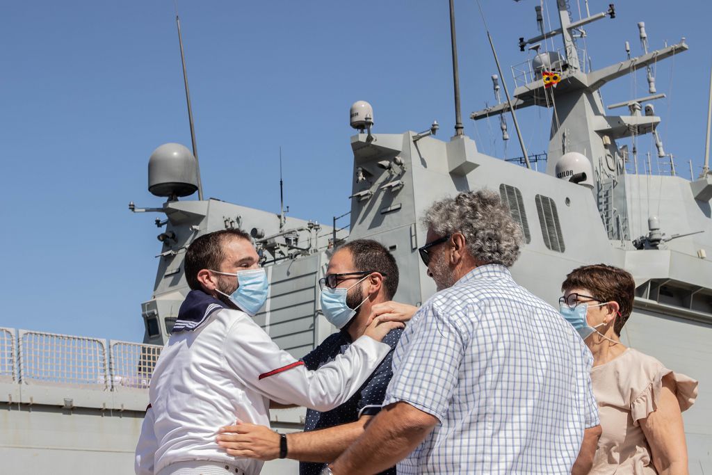 Marineros del "Furor" vuelven con sus familias a Cartagena tras cuatro meses de lucha contra la piratería